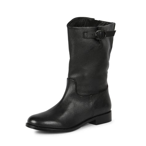 Leather Pillar Low Boots in Black 